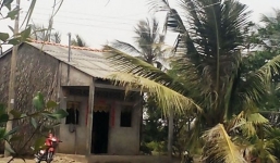 Phút hối lỗi của người cha truy sát con vì dám ăn trước... miếng thịt gà